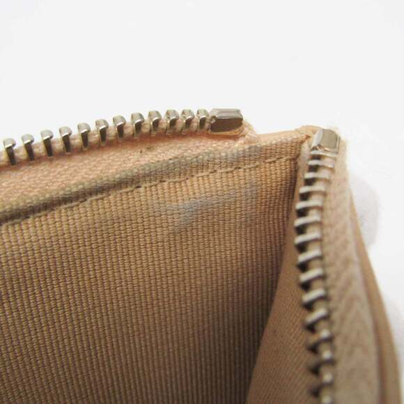 CHANEL Authentic Cream Leather Wallet - Picture 15 of 16